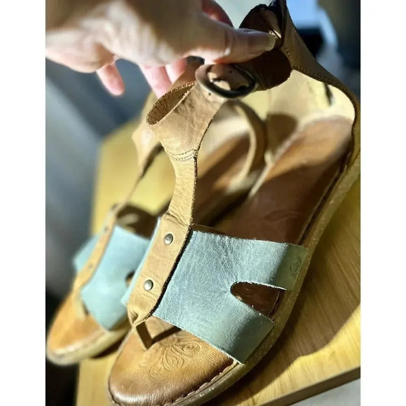 Born Timina Womens US 9 EU 40.5 Full Grain Leather T Strap Ankle Sandals Blue - Picture 2 of 6